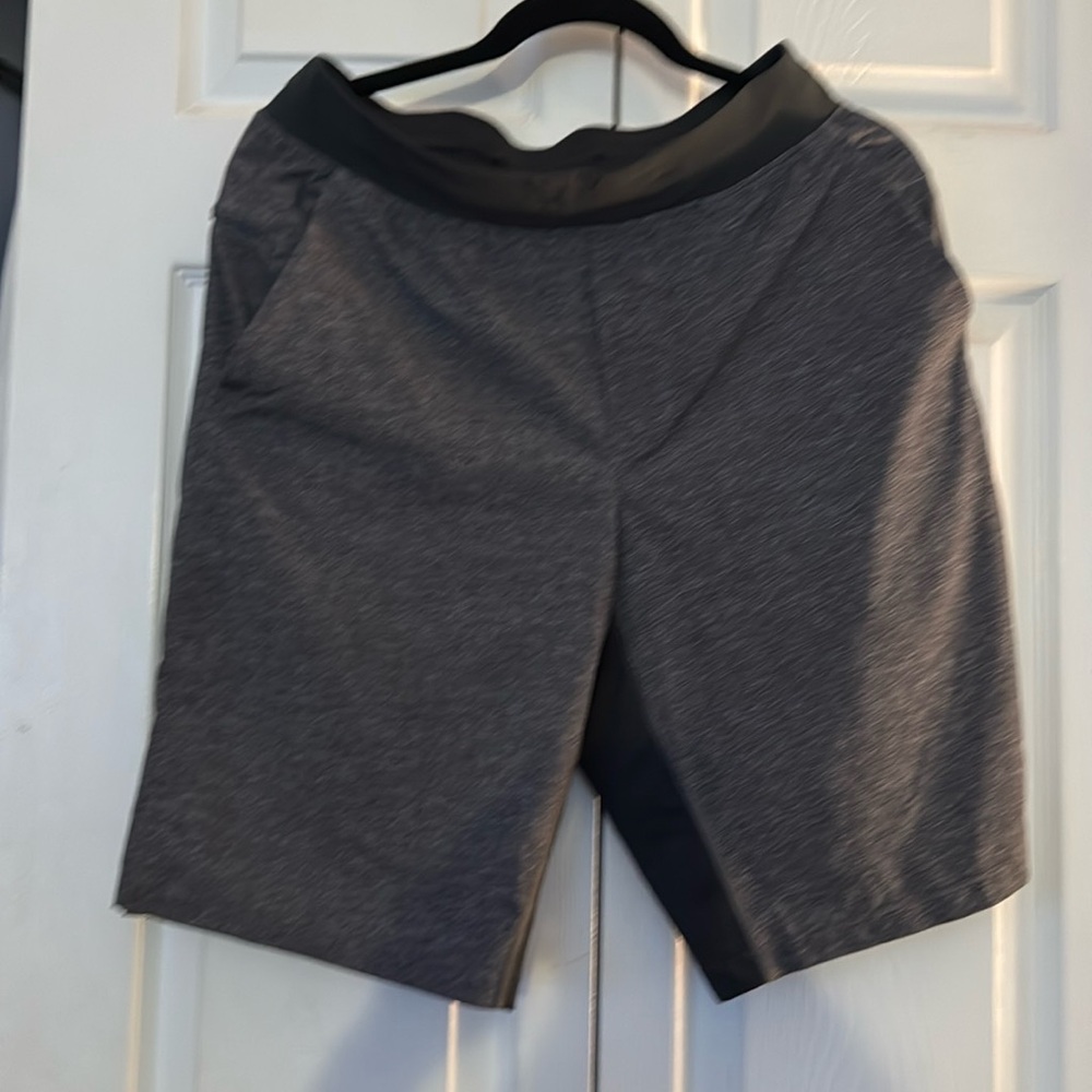 Lululemon 9in grey shorts